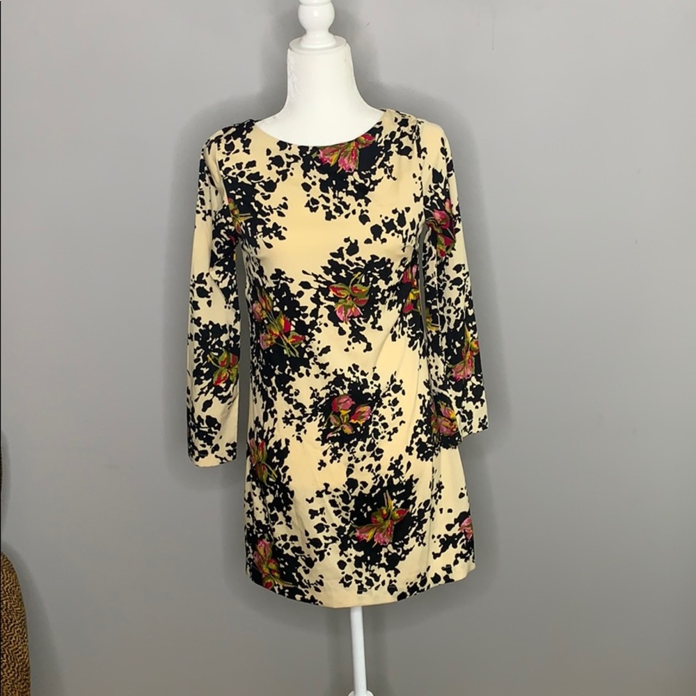 🛍Fun Floral Black and Cream Mini Dress size XS